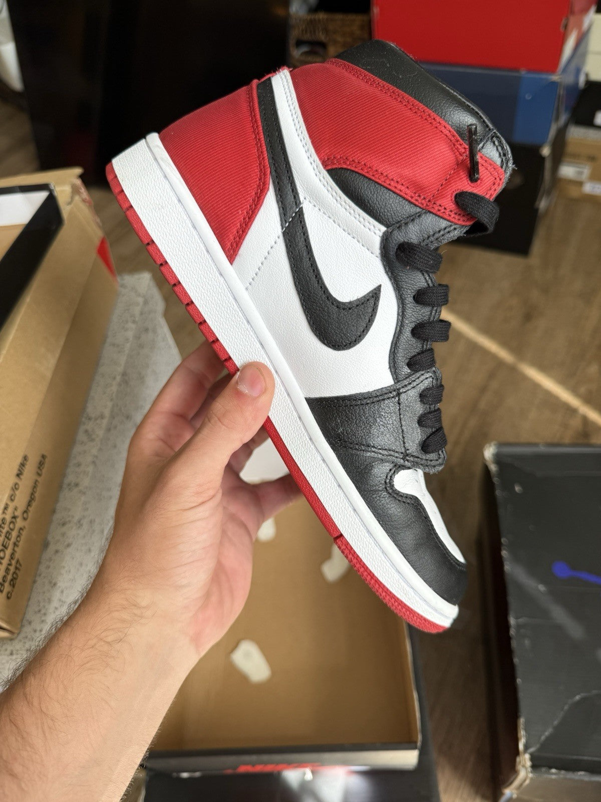 Size 7M/8.5W - Jordan 1 Retro High Satin Black Toe