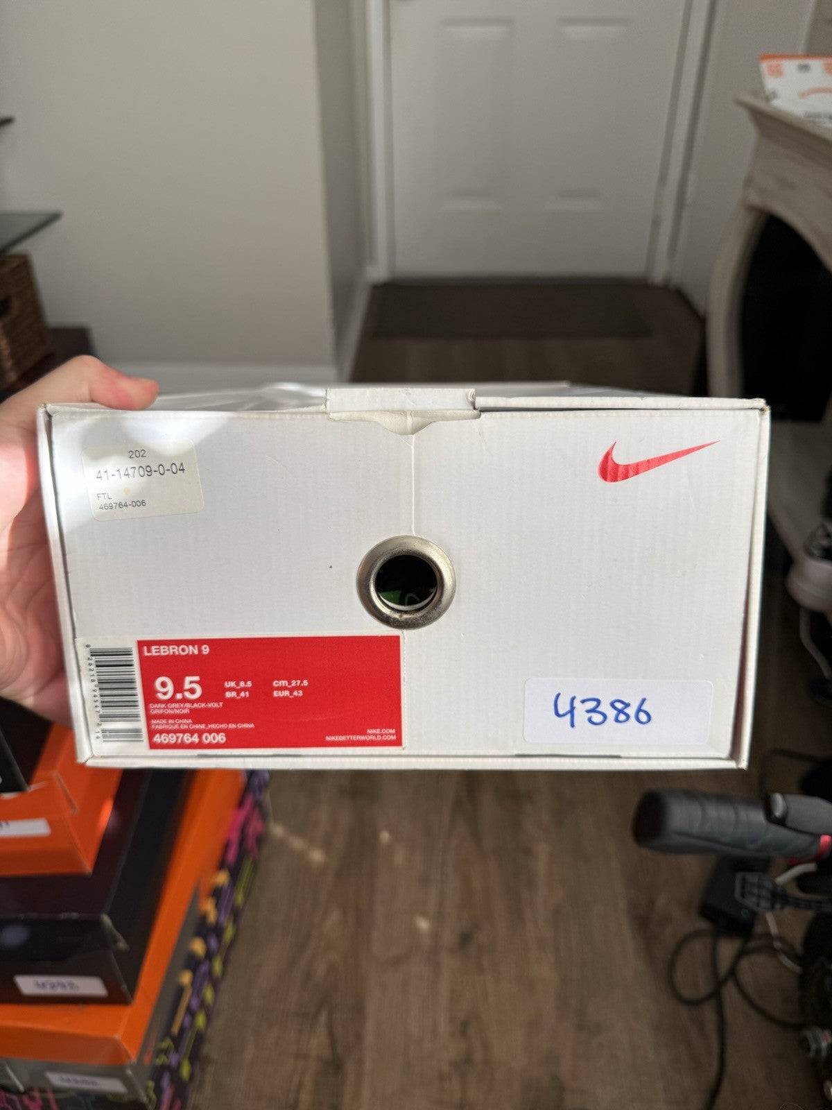 Size 9.5 - Lebron 9 Dunkman (minor seperation)