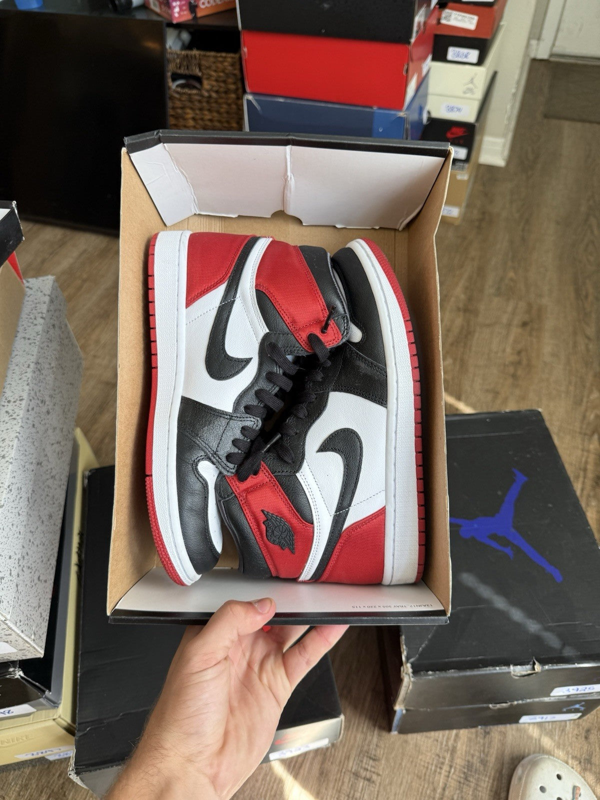 Size 7M/8.5W - Jordan 1 Retro High Satin Black Toe