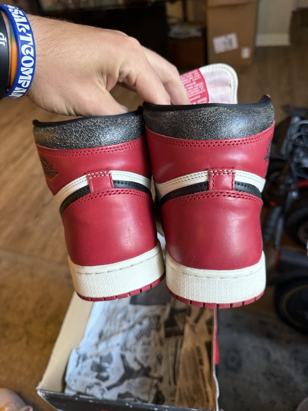 Size 8.5 - Air Jordan 1 Retro High OG Chicago Lost and Found DZ5485-612
