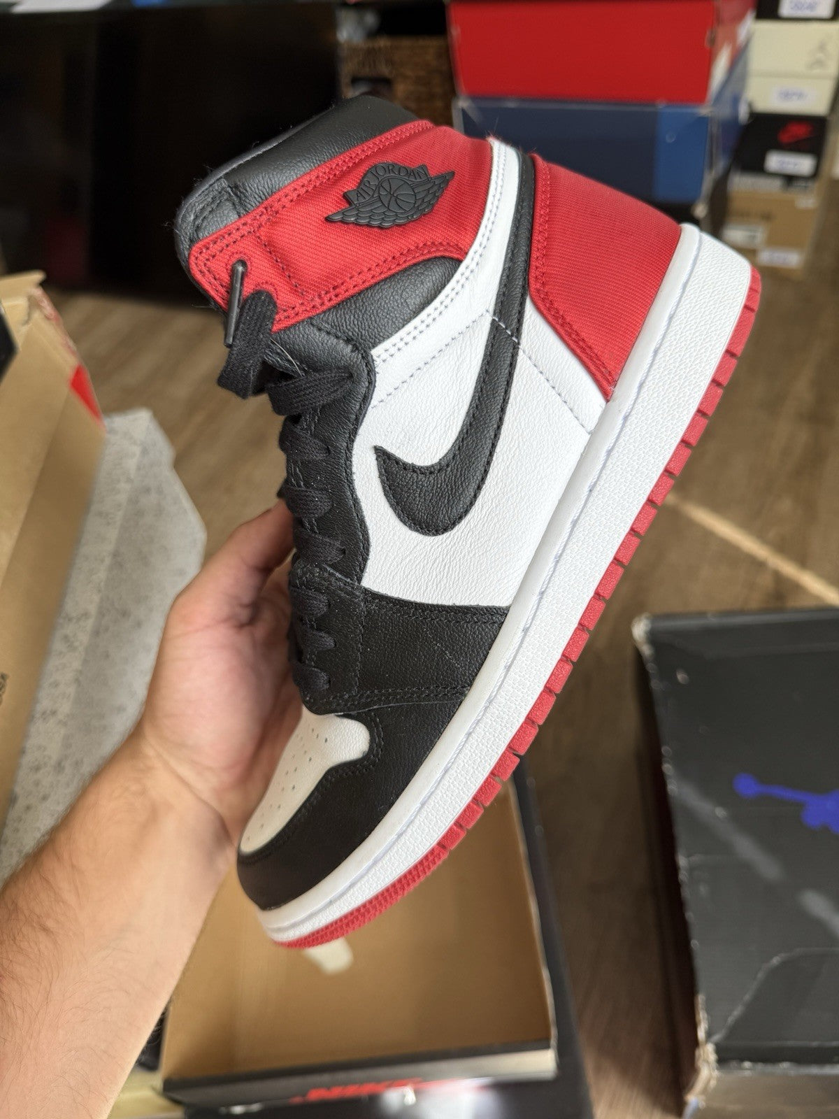 Size 7M/8.5W - Jordan 1 Retro High Satin Black Toe
