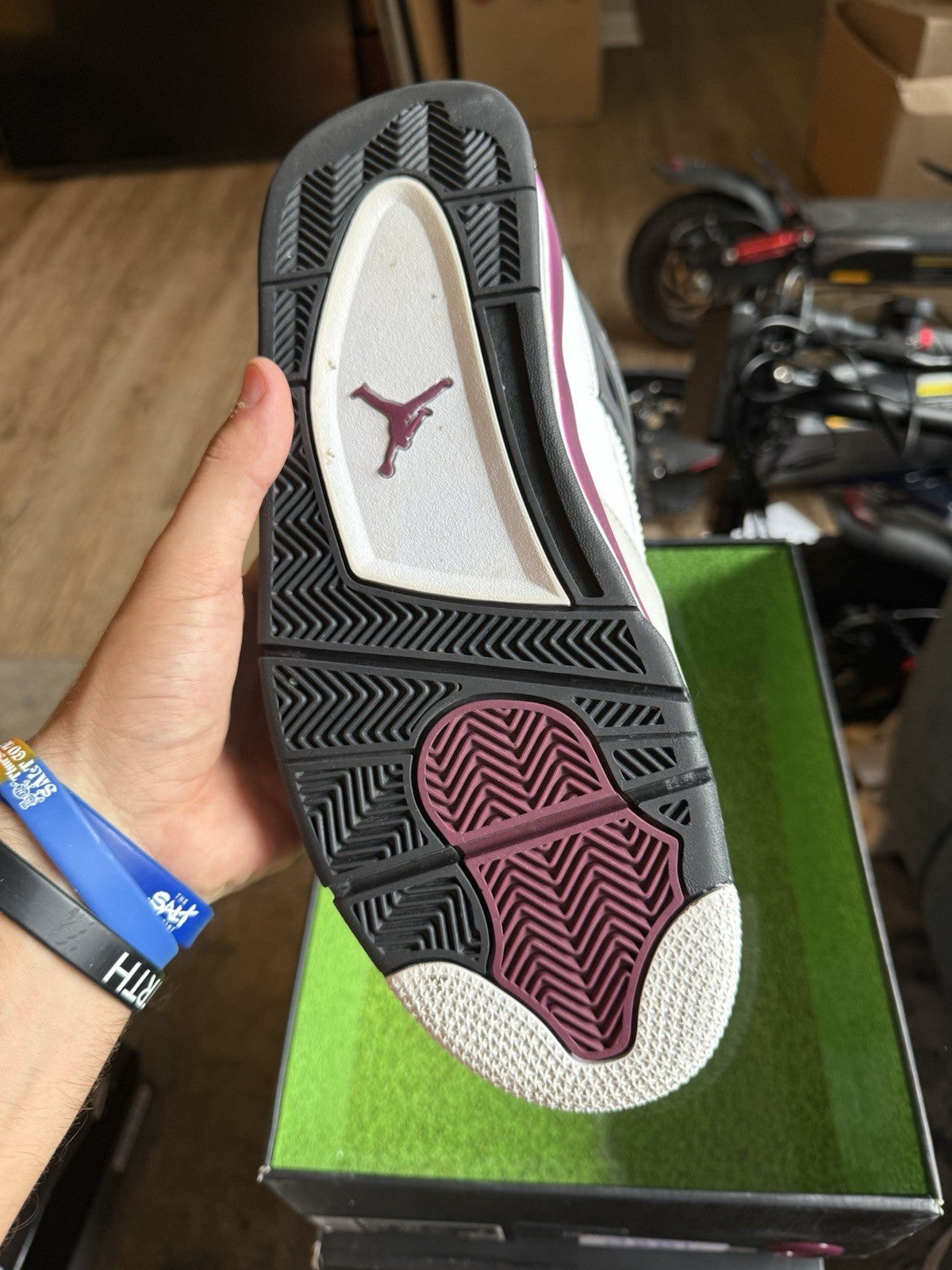 Size 10.5 - Jordan 4 Retro x Paris Saint-Germain Bordeaux 2020 CZ5624 100