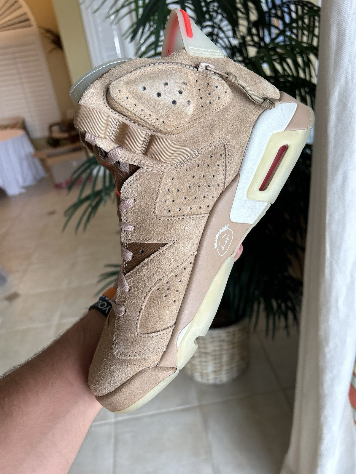Size 11 - Jordan 6 Retro x Travis Scott Mid British Khaki