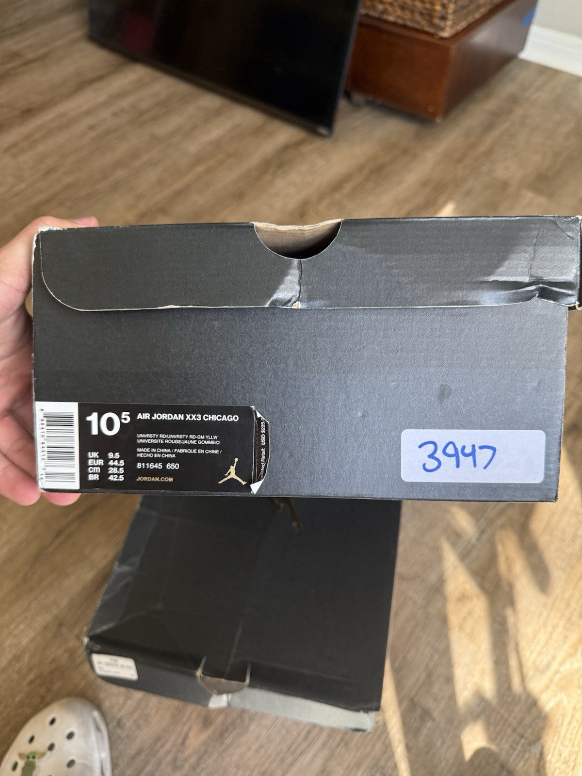 Size 10.5 - Jordan 23 Retro Chicago