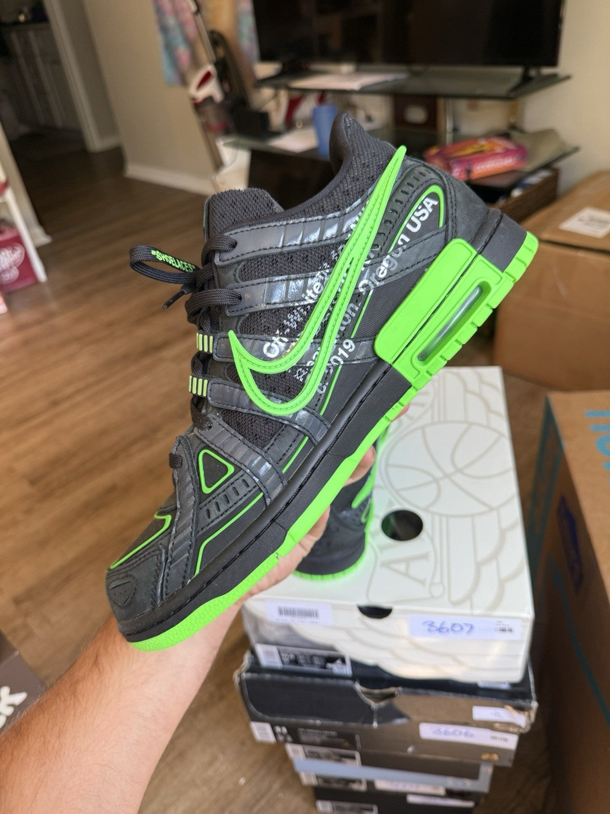 Size 10.5 - Nike Air Rubber Dunk x Off-White Low Green Strike