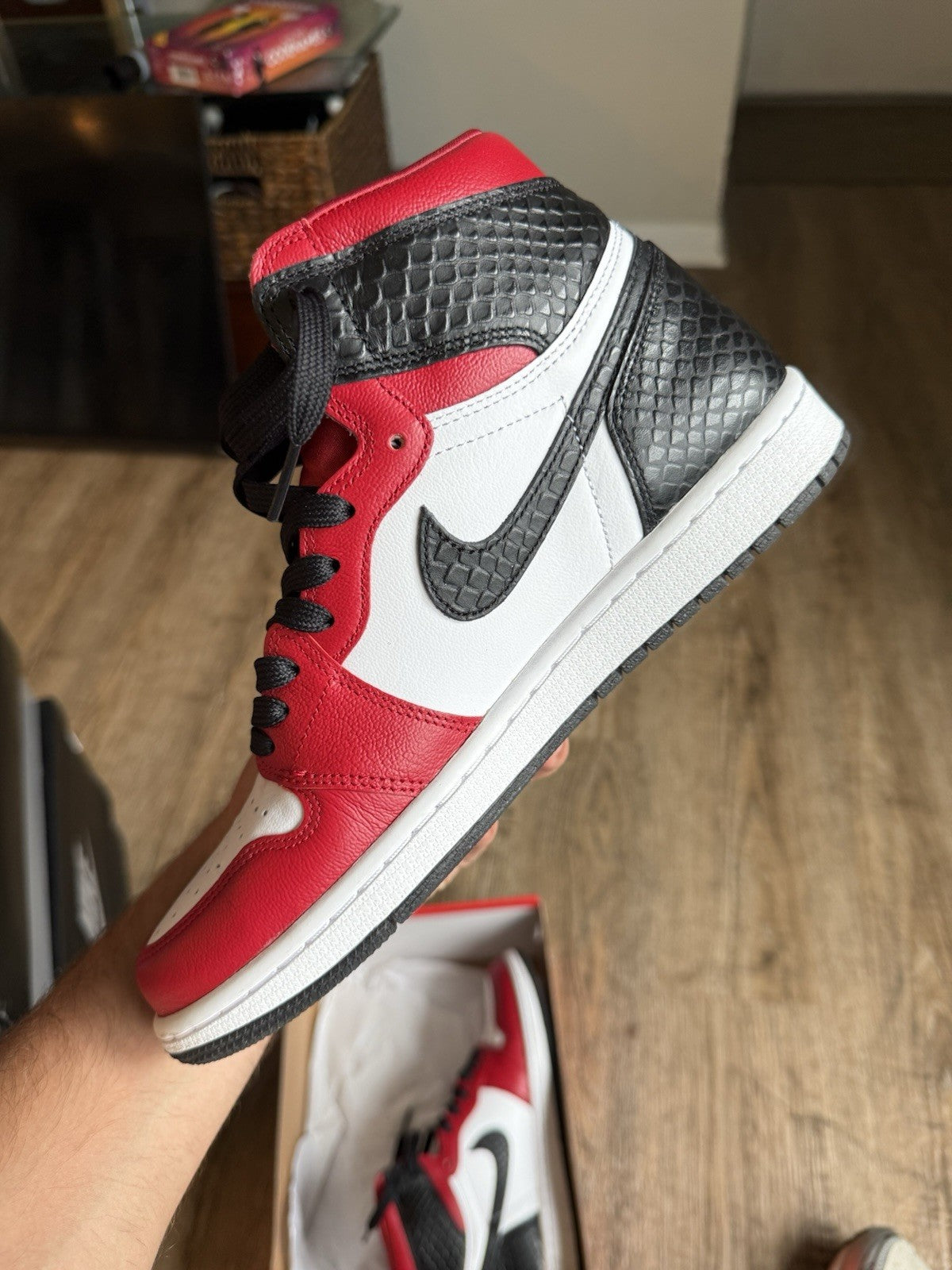 Size 8M/9.5W - Jordan 1 Retro Snakeskin Chicago