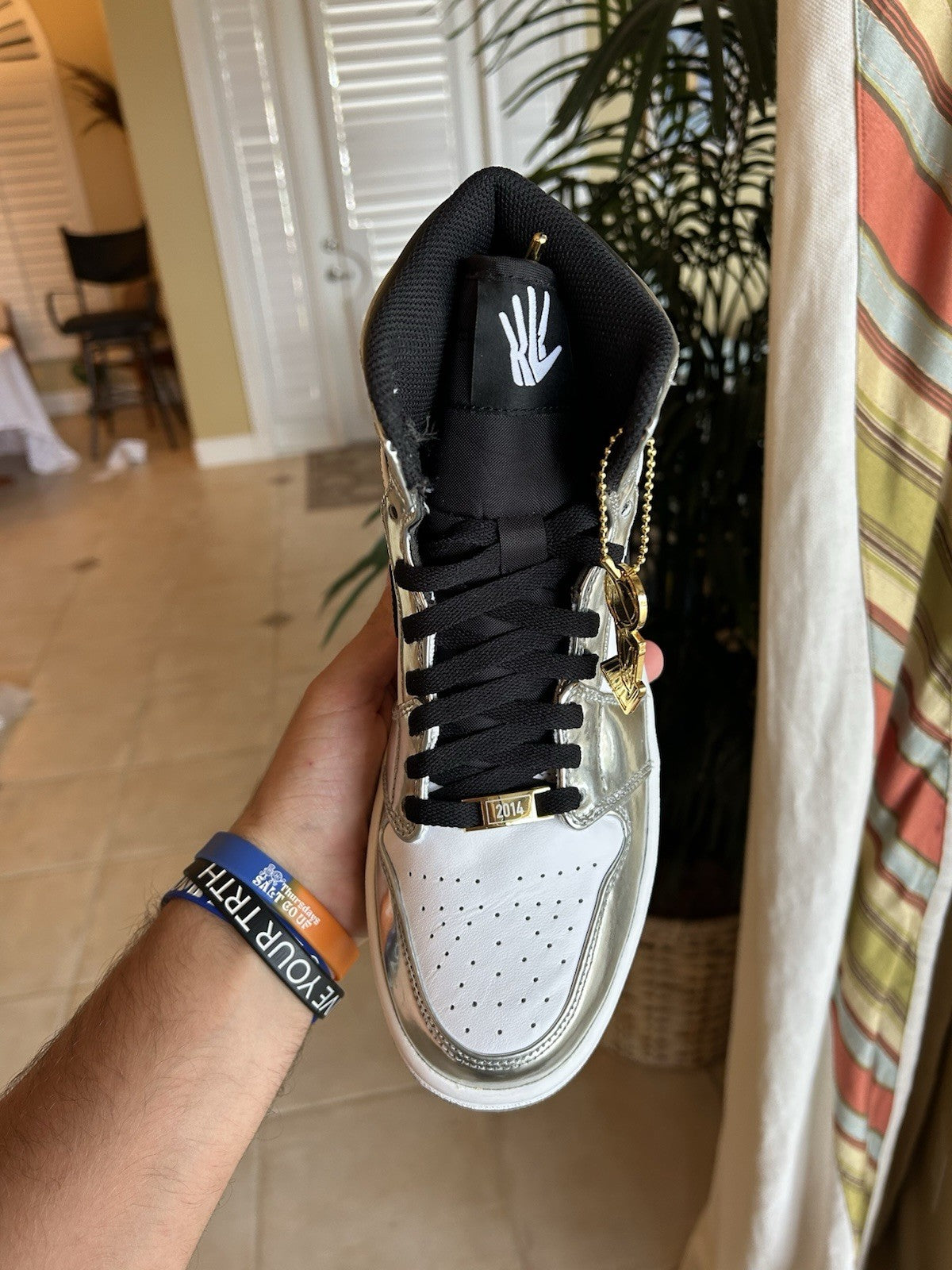 Size 9 - Jordan 1 High Pass the Torch Think 16