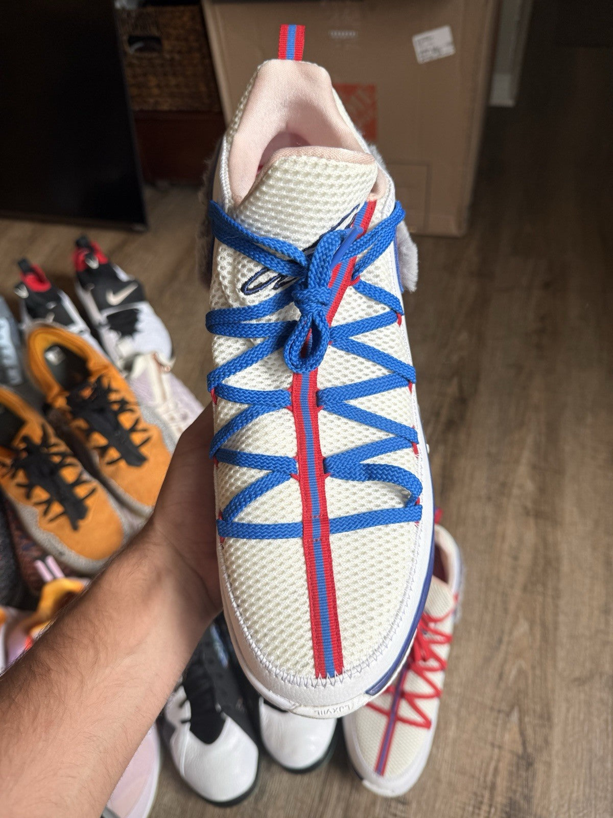 Sze 14 - Nike LeBron 17 Low Space Jam Tune Squad