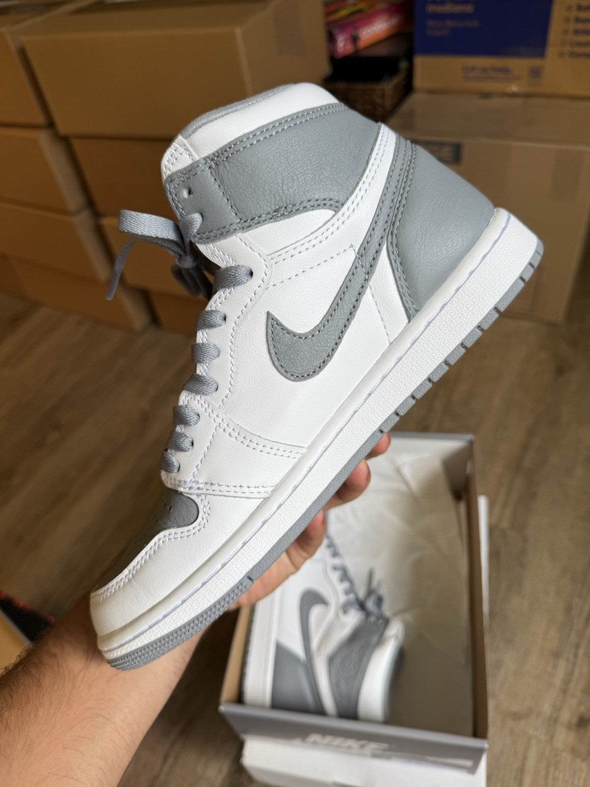Size 7M - Jordan 1 Retro High OG Stealth