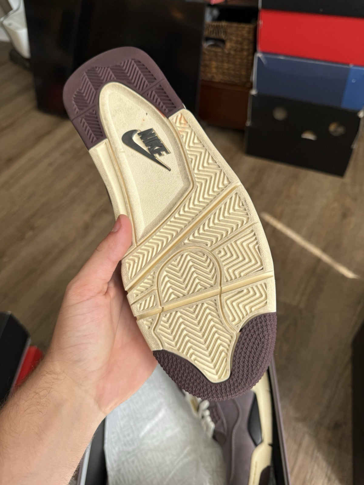 Size 10.5M - Jordan 4 Retro x A Ma Maniere Mid Violet Ore