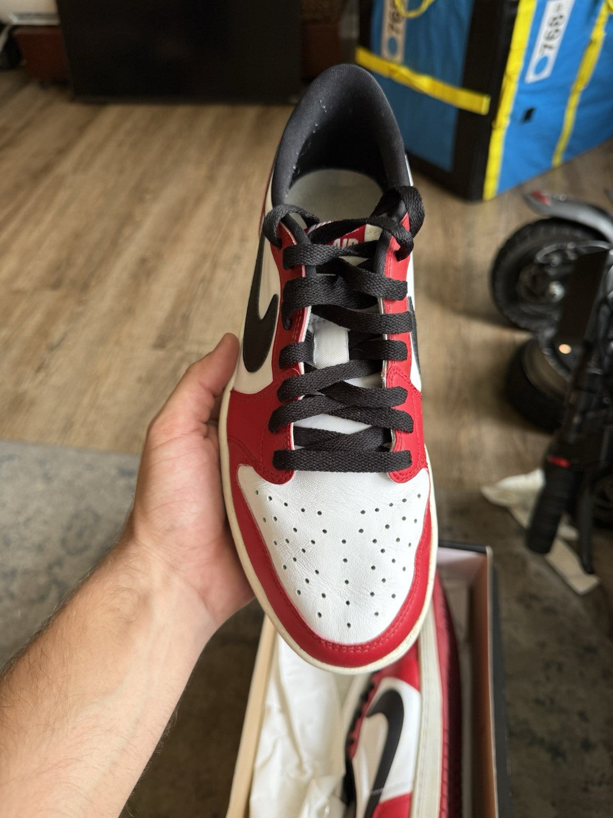 Size 8 - Jordan 1 Retro Low Chicago (2016)