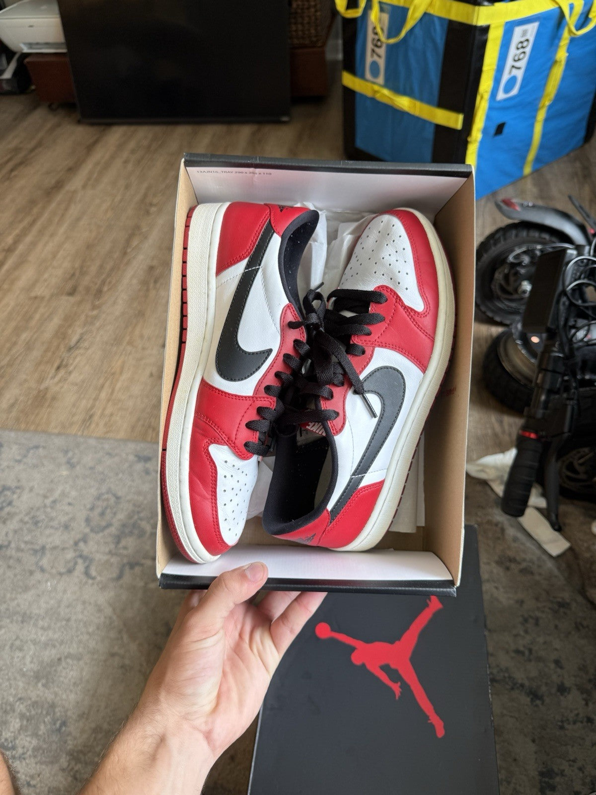 Size 8 - Jordan 1 Retro Low Chicago (2016)
