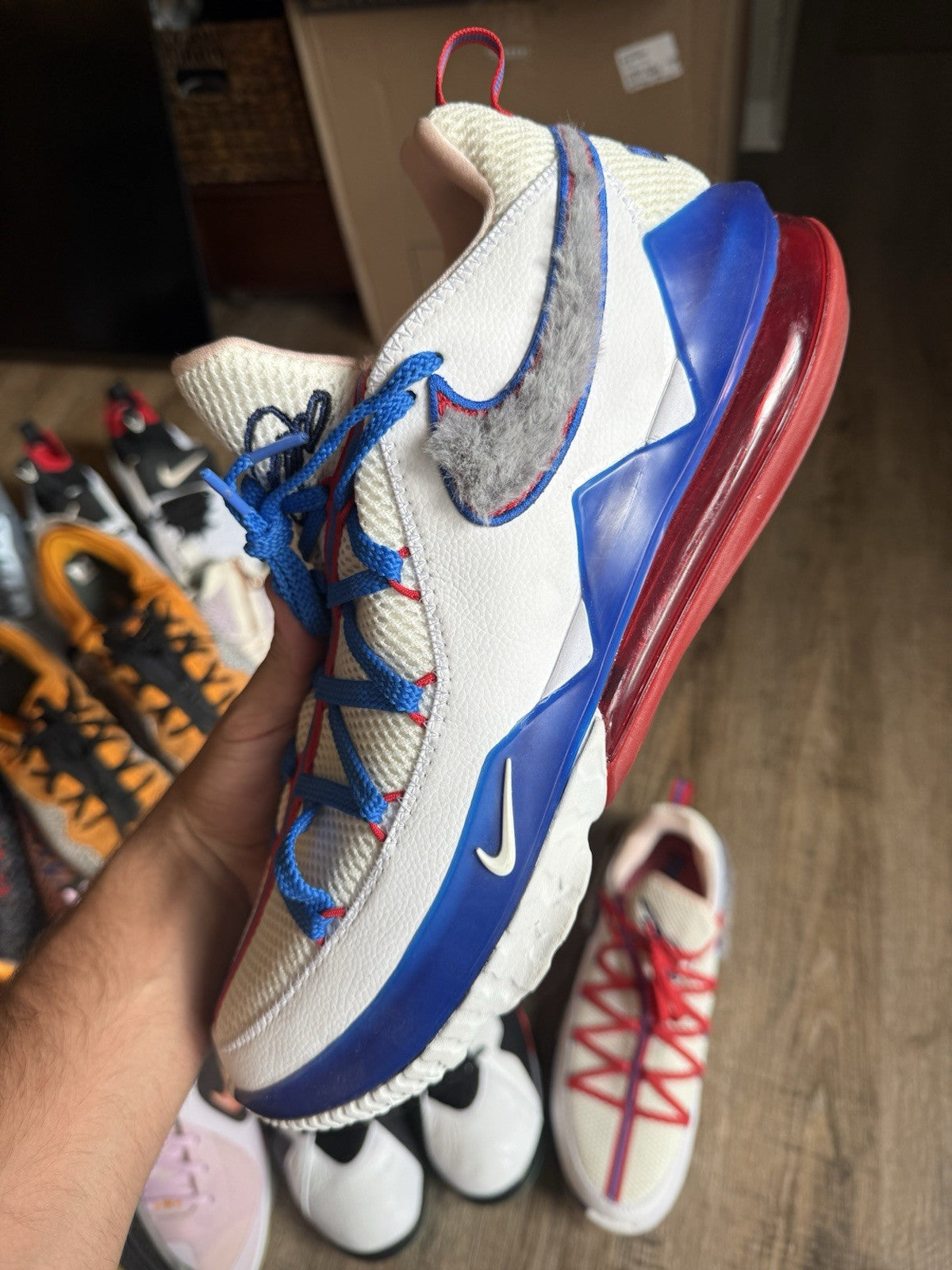 Sze 14 - Nike LeBron 17 Low Space Jam Tune Squad