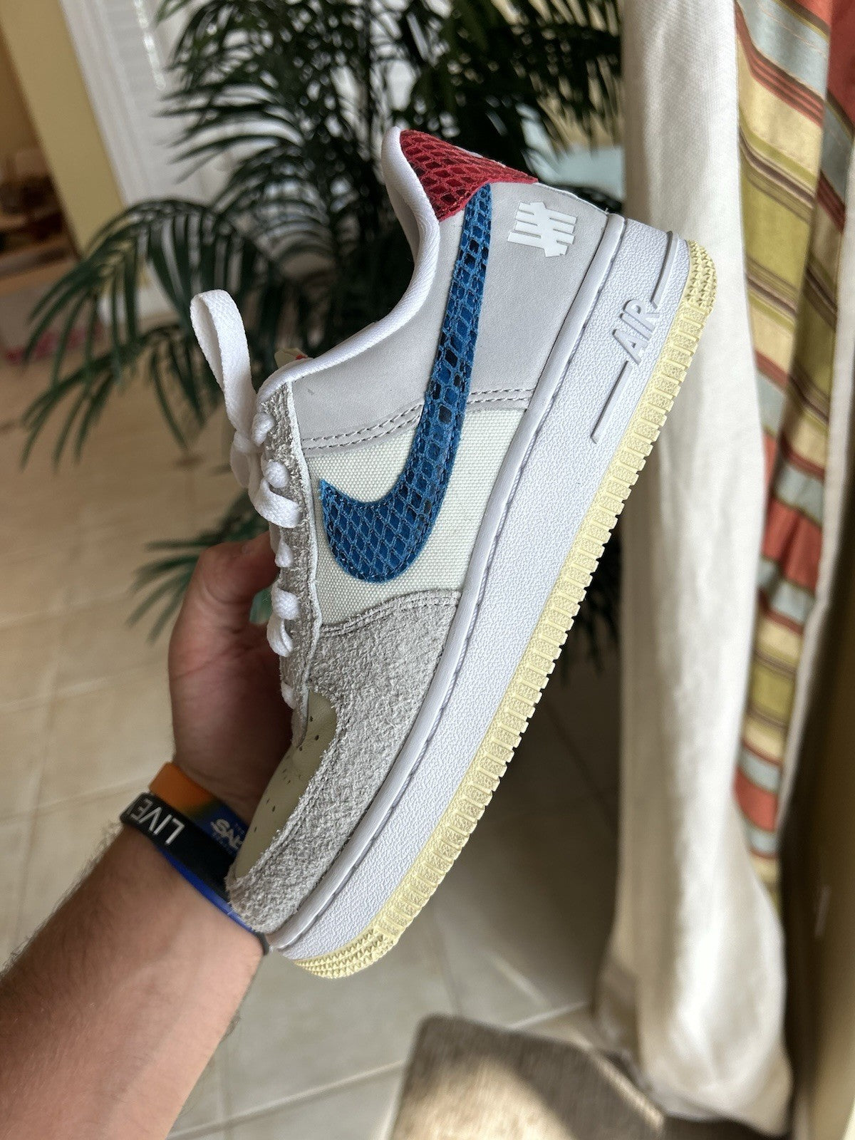 Size 4M/5.5W - Air Force 1 Undefeated 5 on IT