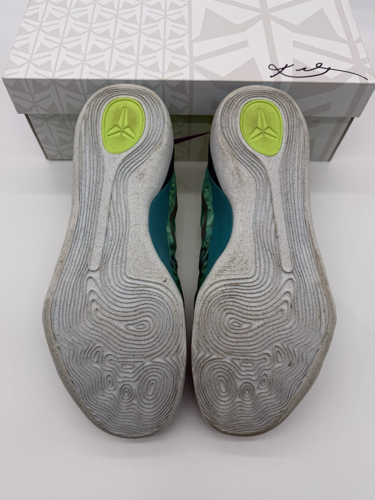 Size 12 - Nike Kobe 9 EM Low 2014 Easter