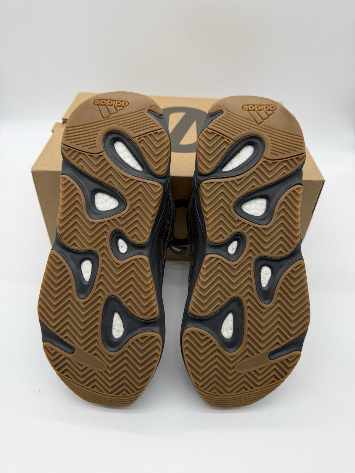 Size 9.5 - adidas Yeezy Boost 700 V2 Geode