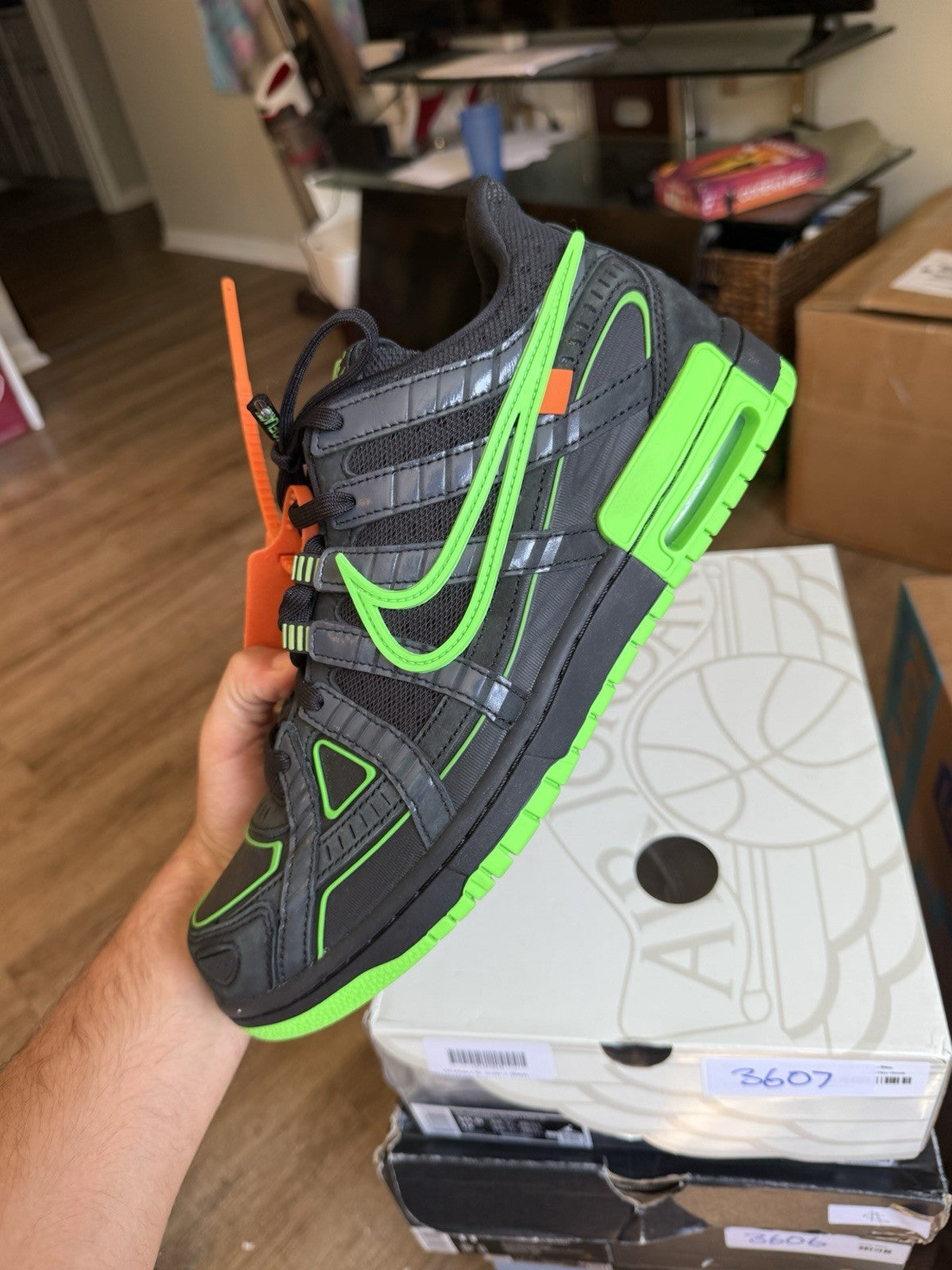 Size 10.5 - Nike Air Rubber Dunk x Off-White Low Green Strike
