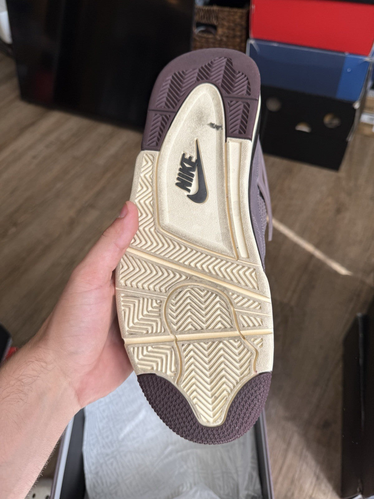 Size 10.5M - Jordan 4 Retro x A Ma Maniere Mid Violet Ore