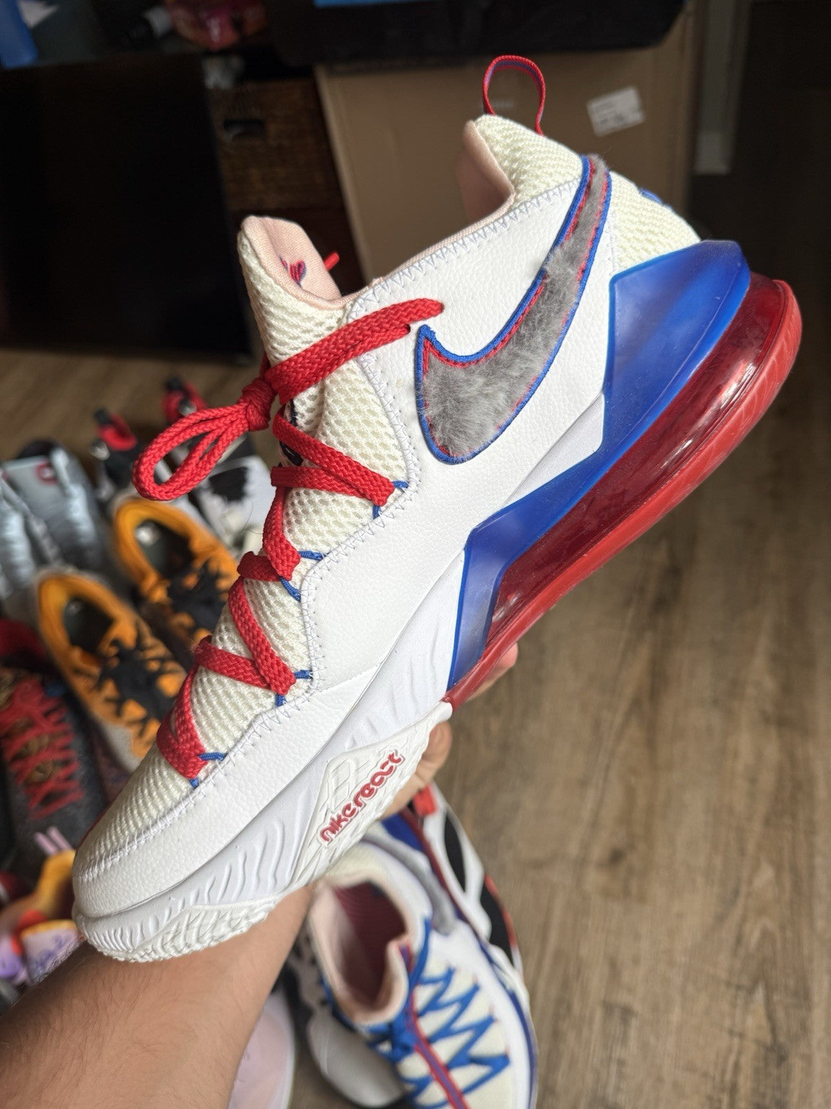 Sze 14 - Nike LeBron 17 Low Space Jam Tune Squad