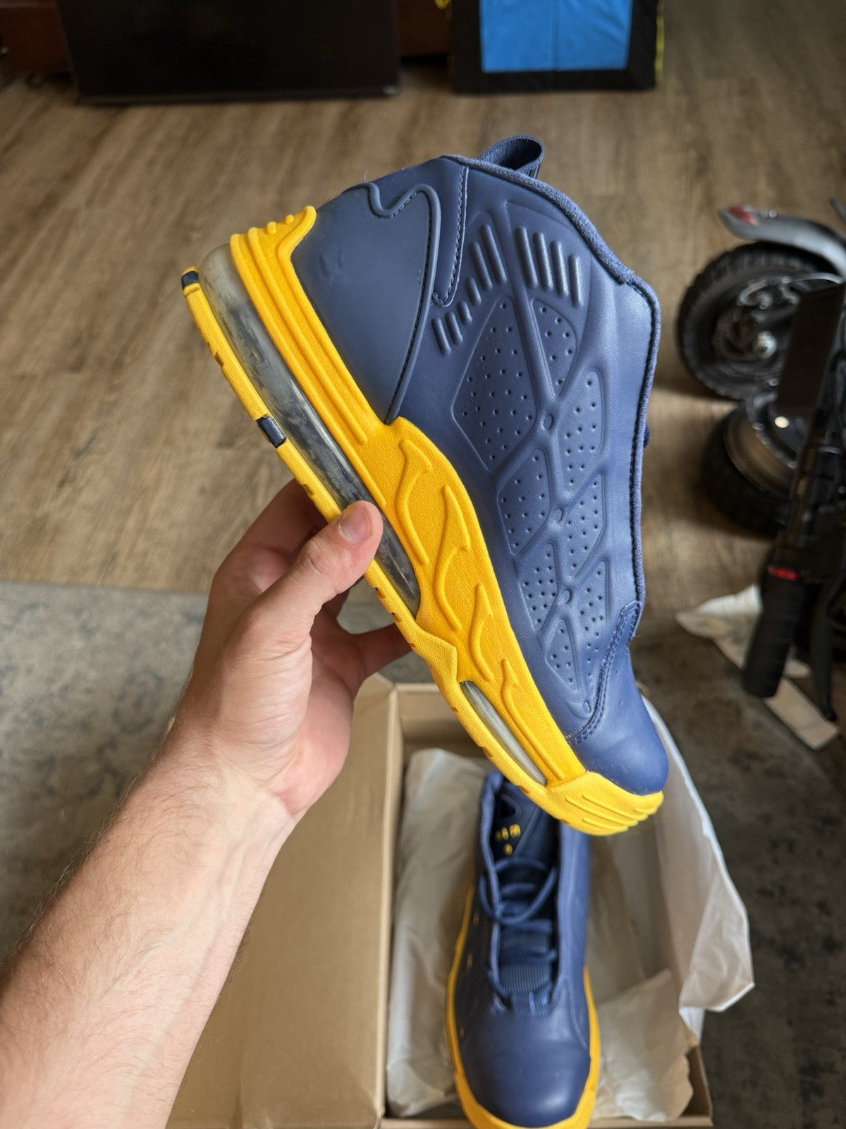 Size 8.5 - Nike Air Max Pillar 'Navy Maize' Michigan