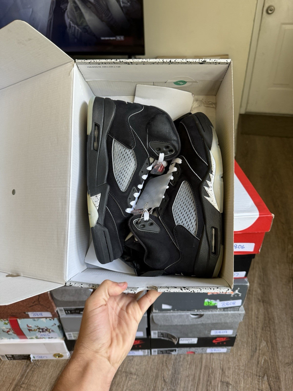 Size 7.5 - Jordan 5 Retro OG Black Metallic Reimagined