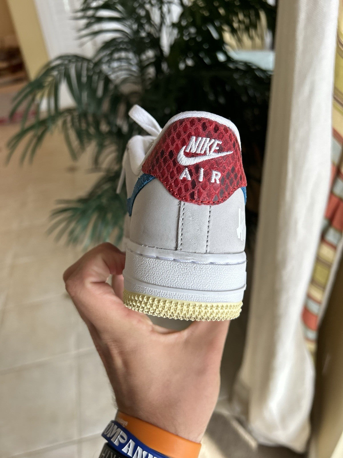 Size 4M/5.5W - Air Force 1 Undefeated 5 on IT