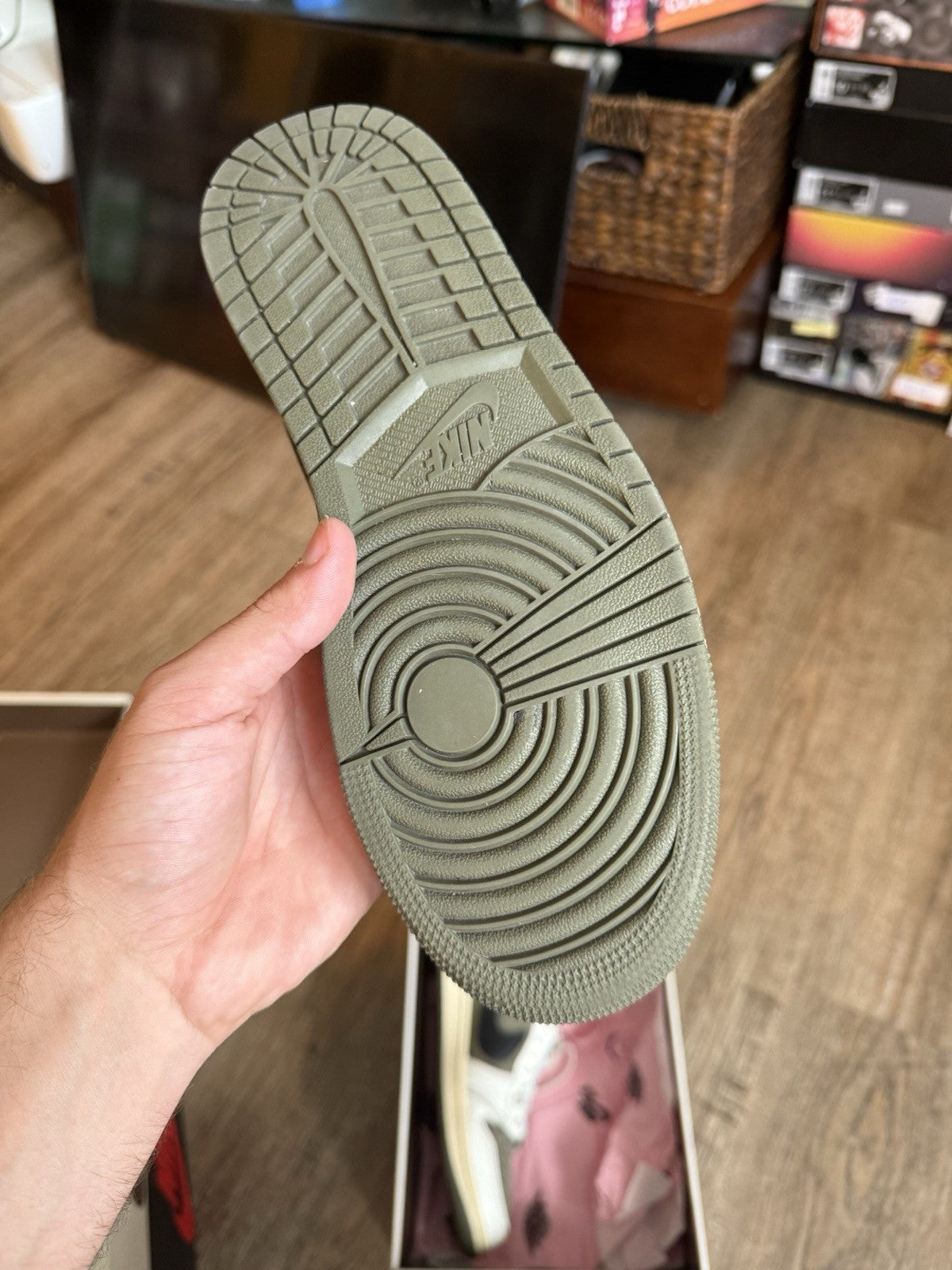 Size 7M - Jordan 1 Low OG SP Travis Scott Medium Olive