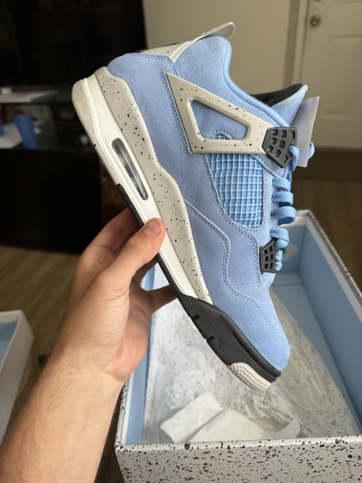 Size 10 - Jordan 4 Retro Mid University Blue