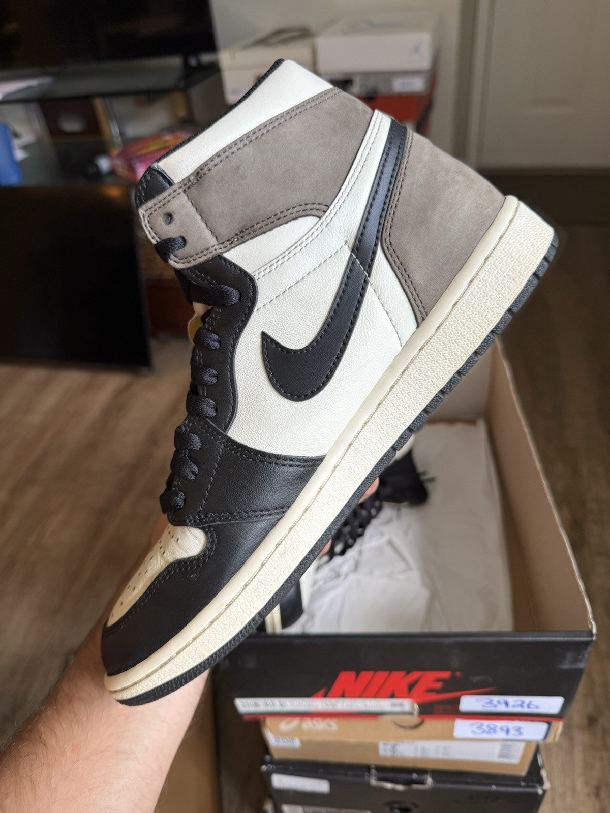Size 10 - Jordan 1 Retro OG High Dark Mocha