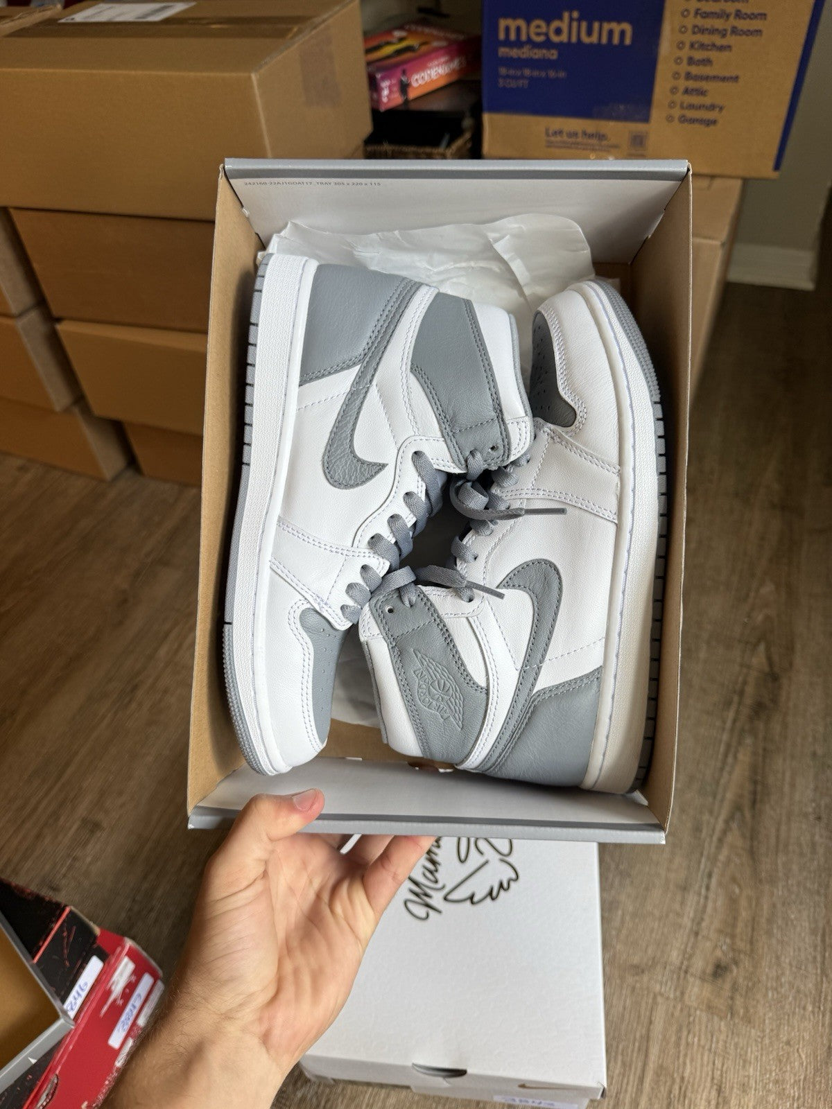 Size 7M - Jordan 1 Retro High OG Stealth