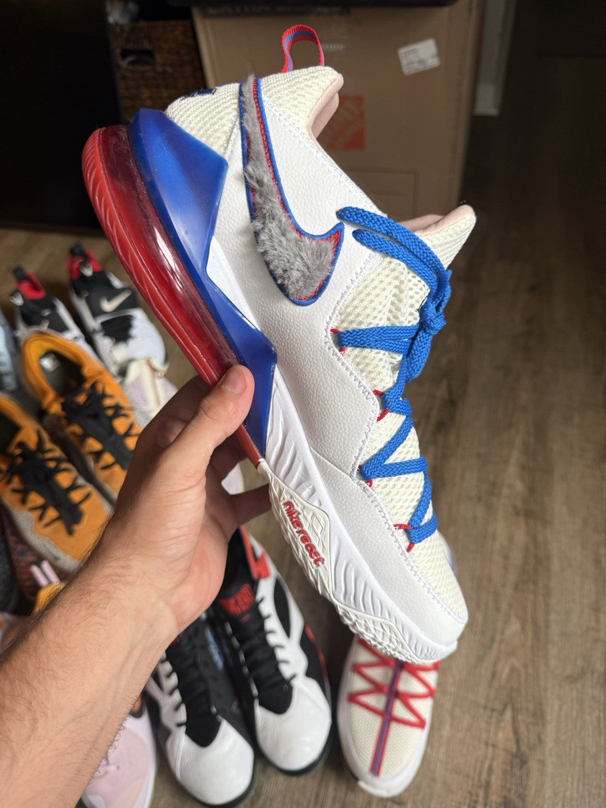 Sze 14 - Nike LeBron 17 Low Space Jam Tune Squad