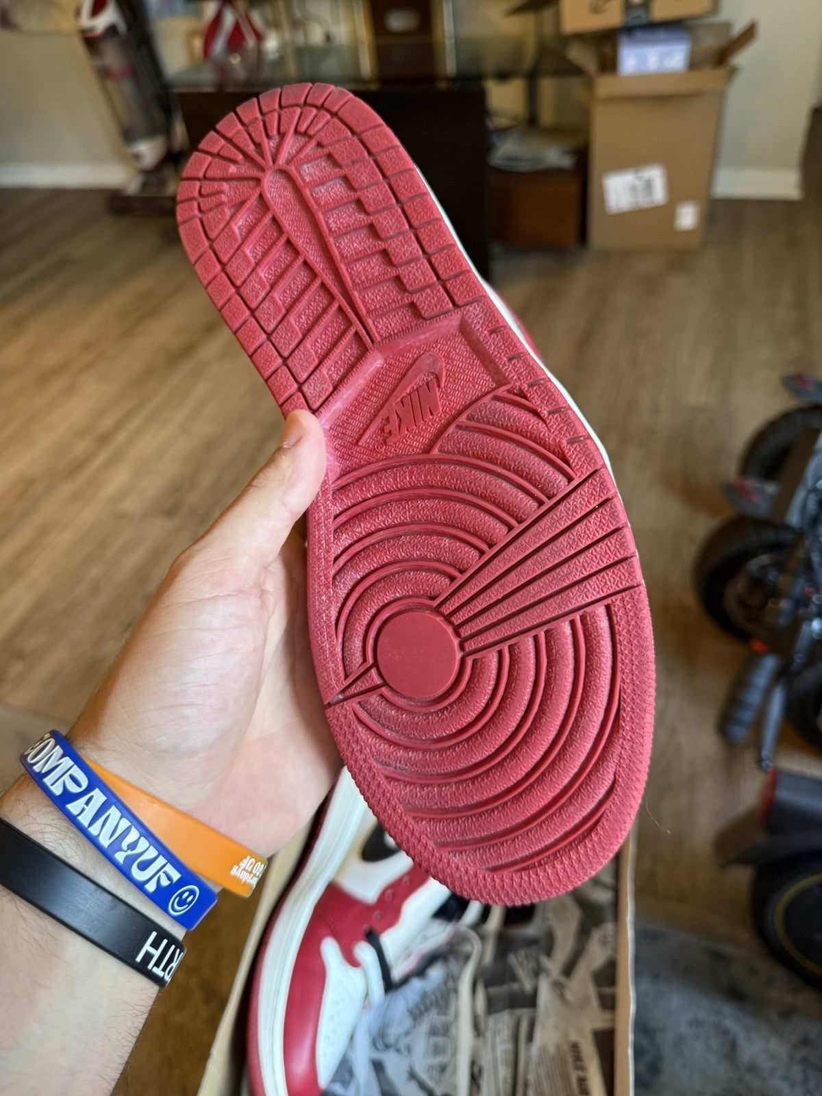 Size 8.5 - Air Jordan 1 Retro High OG Chicago Lost and Found DZ5485-612