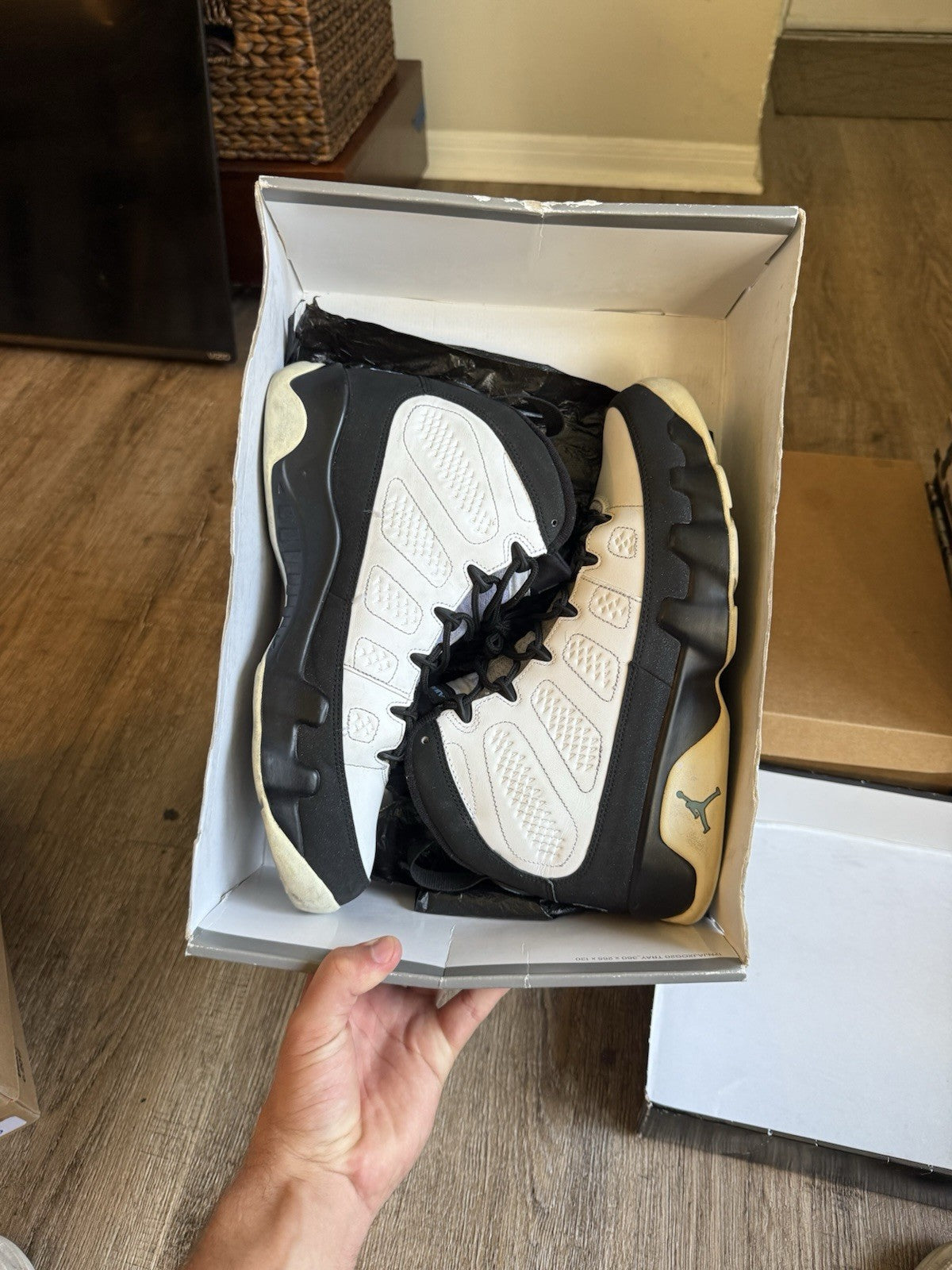 Size 10.5 - Jordan 9 Retro University Blue