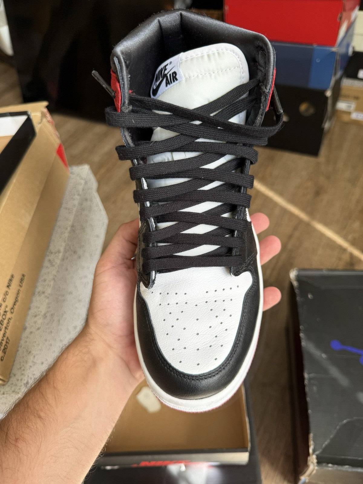 Size 7M/8.5W - Jordan 1 Retro High Satin Black Toe
