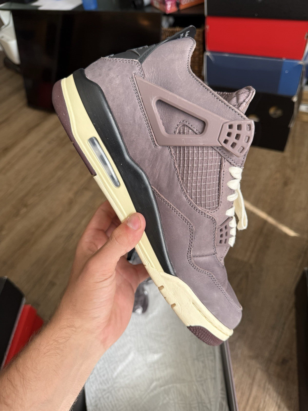 Size 10.5M - Jordan 4 Retro x A Ma Maniere Mid Violet Ore