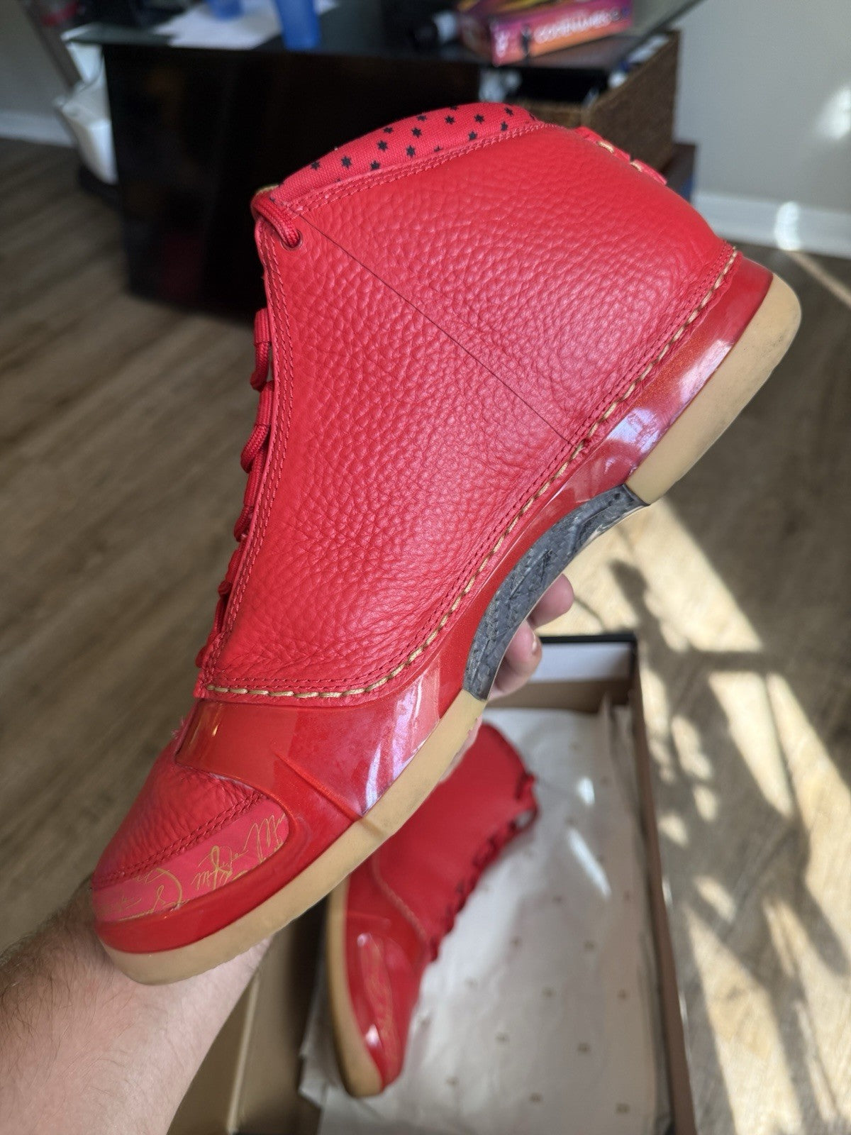 Size 10.5 - Jordan 23 Retro Chicago