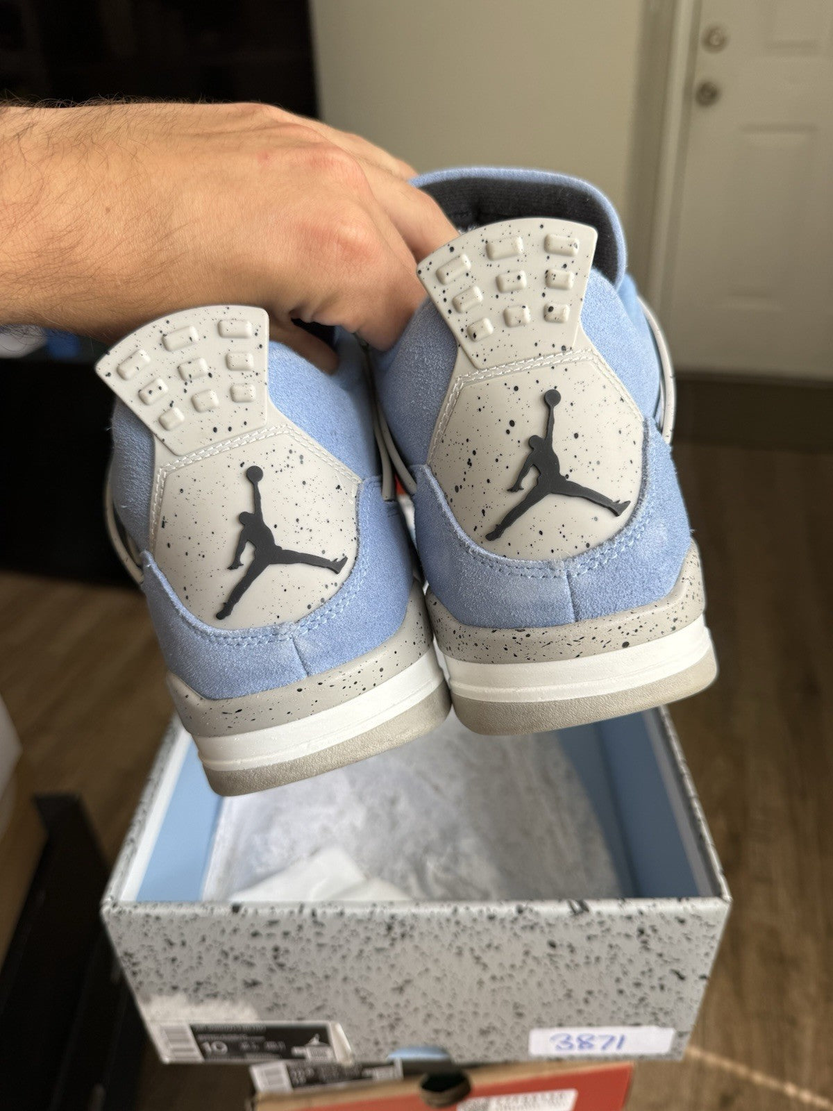 Size 10 - Jordan 4 Retro Mid University Blue