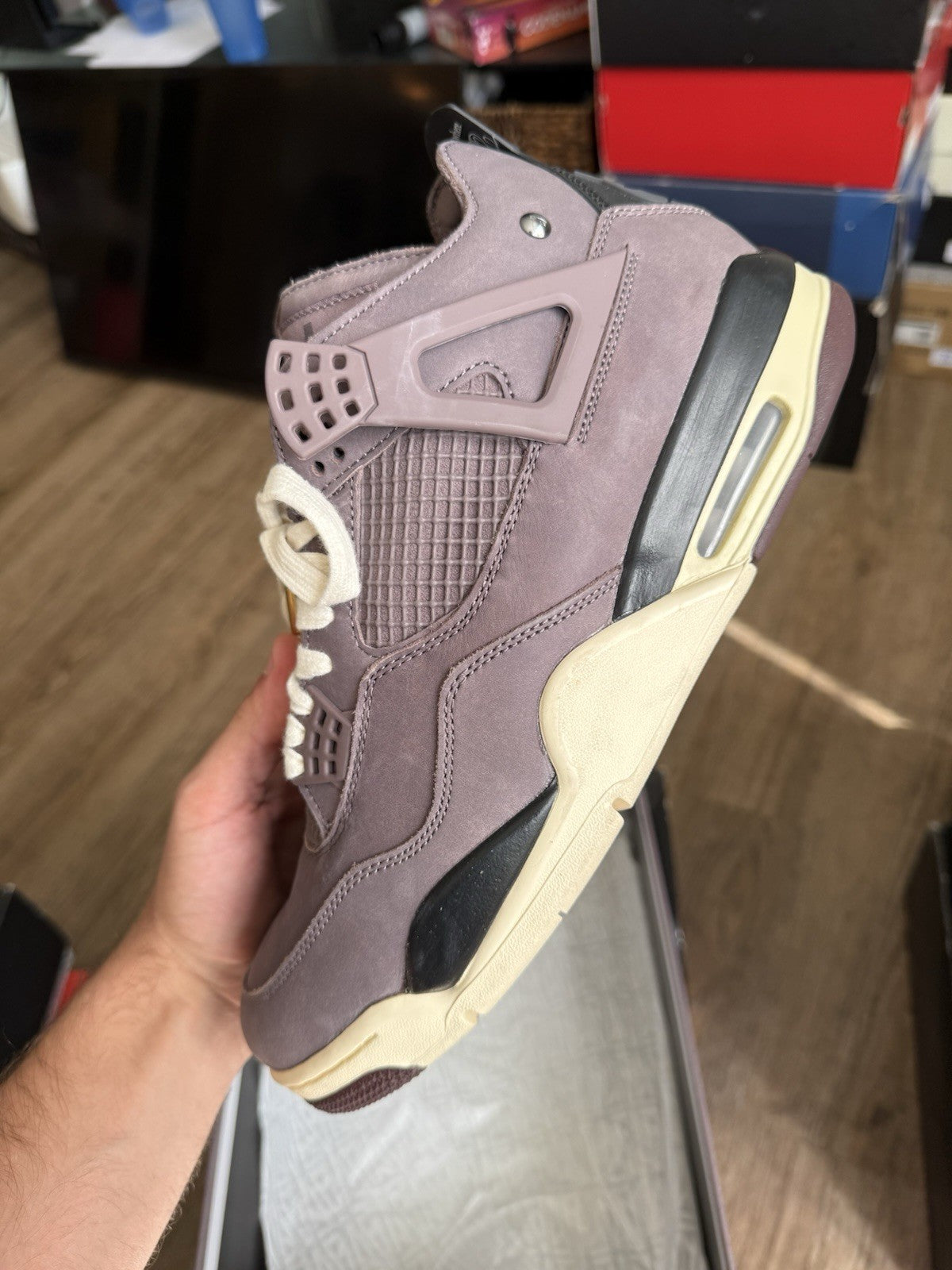 Size 10.5M - Jordan 4 Retro x A Ma Maniere Mid Violet Ore