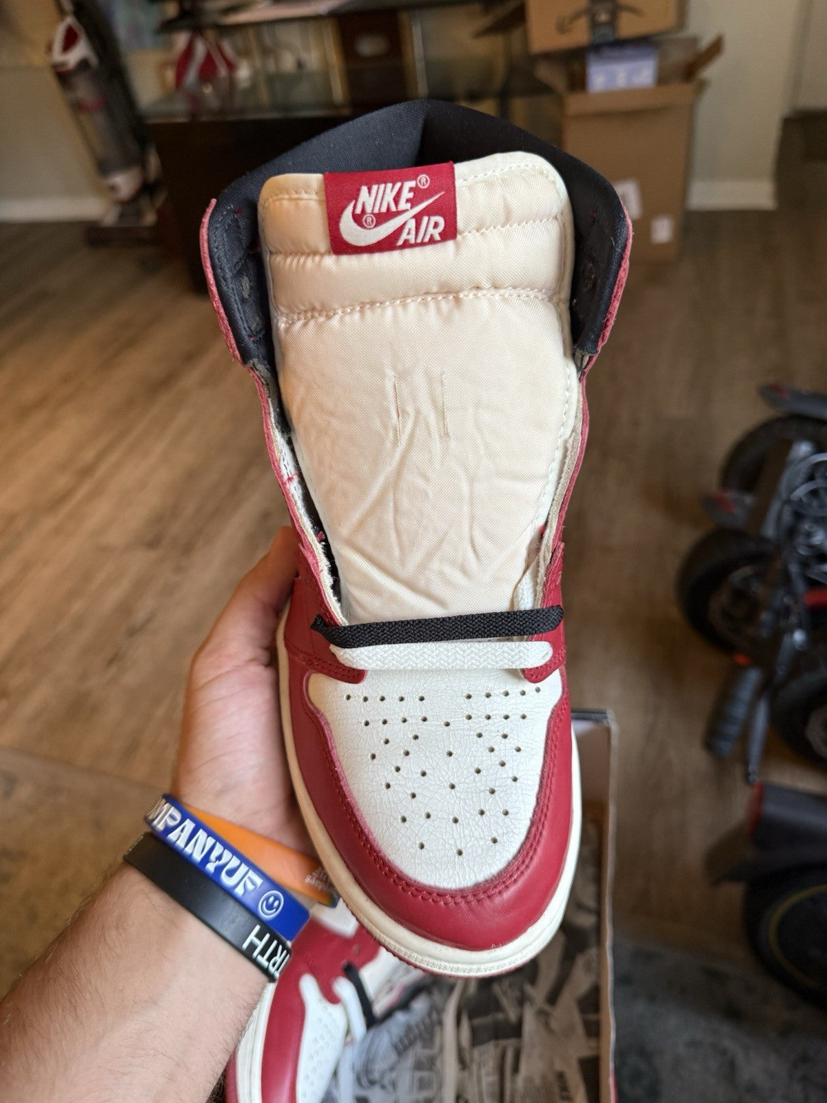 Size 8.5 - Air Jordan 1 Retro High OG Chicago Lost and Found DZ5485-612