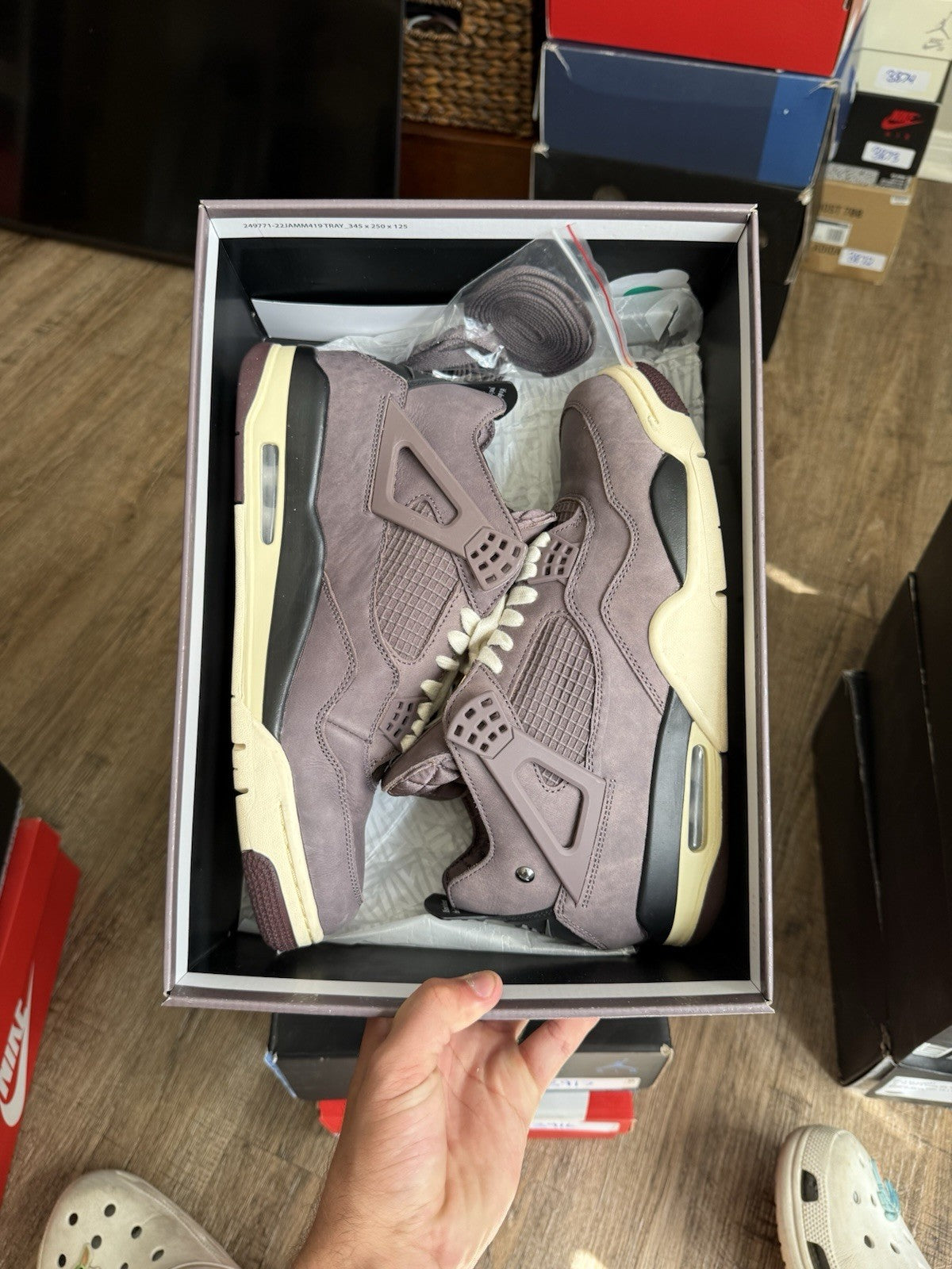Size 10.5M - Jordan 4 Retro x A Ma Maniere Mid Violet Ore