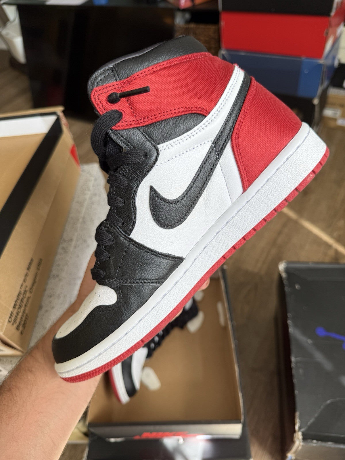 Size 7M/8.5W - Jordan 1 Retro High Satin Black Toe
