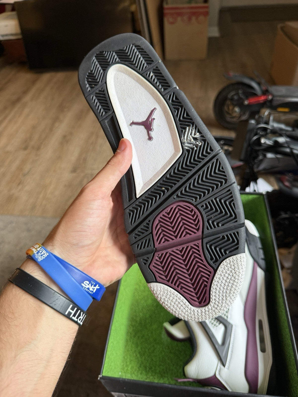 Size 10.5 - Jordan 4 Retro x Paris Saint-Germain Bordeaux 2020 CZ5624 100