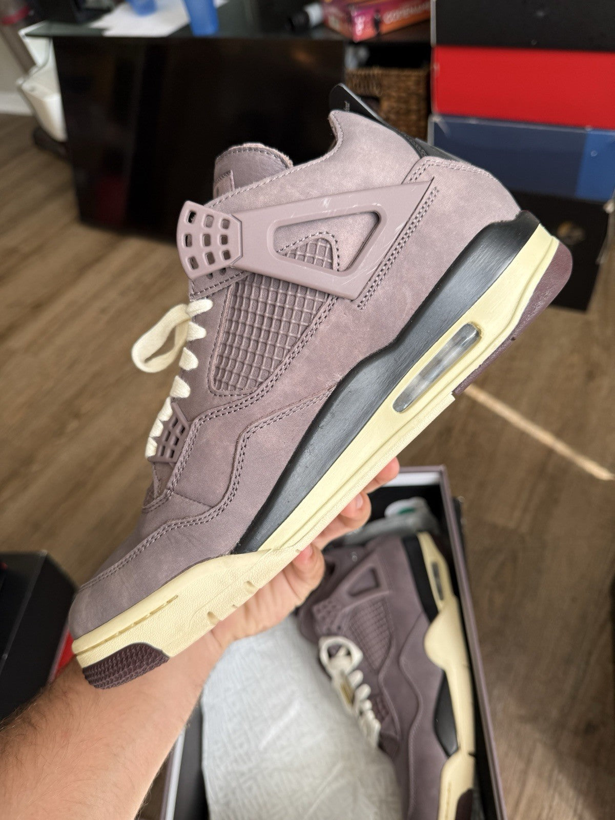 Size 10.5M - Jordan 4 Retro x A Ma Maniere Mid Violet Ore