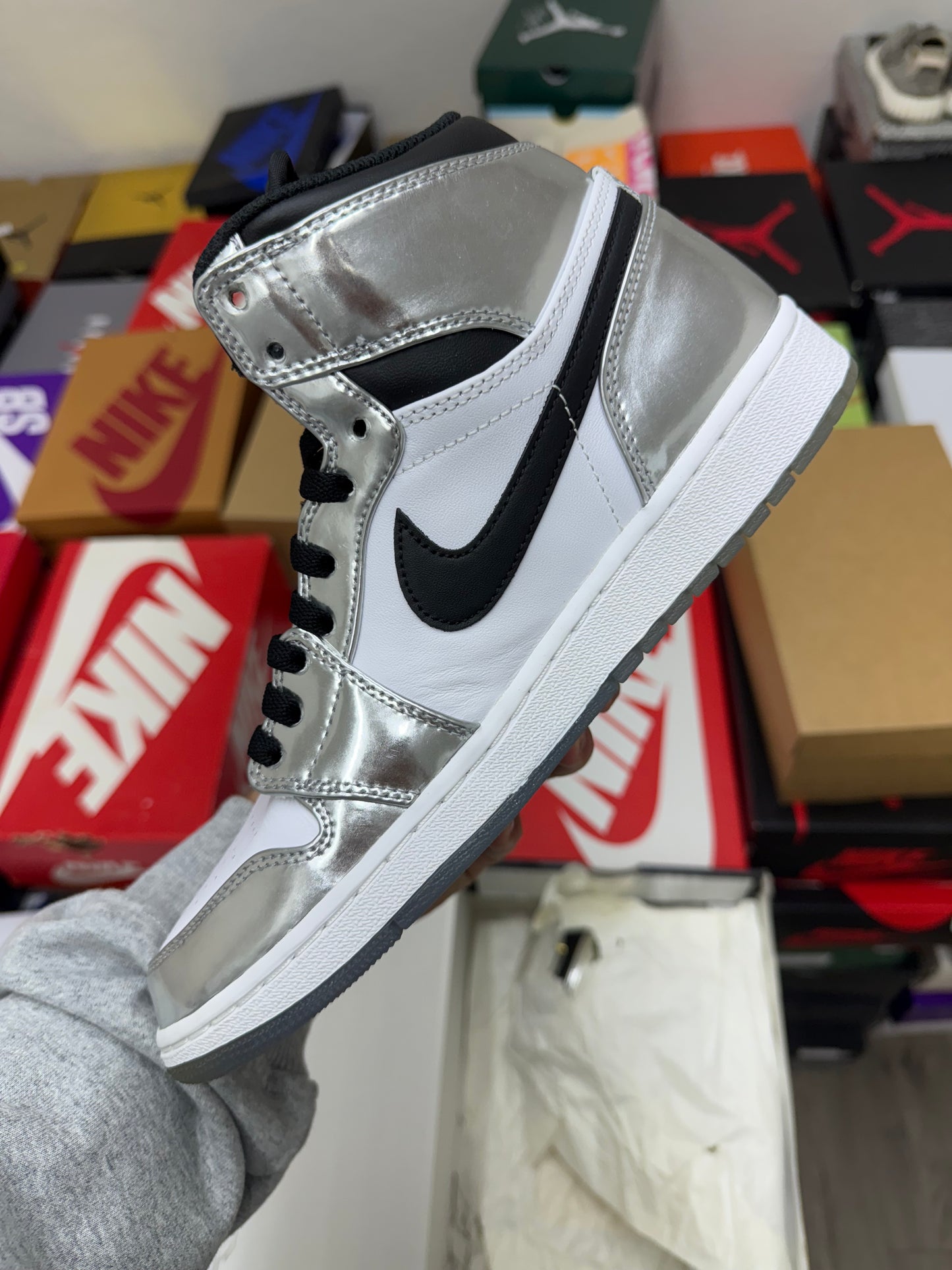 Size 9 - Jordan 1 High Pass the Torch Think 16 (New)