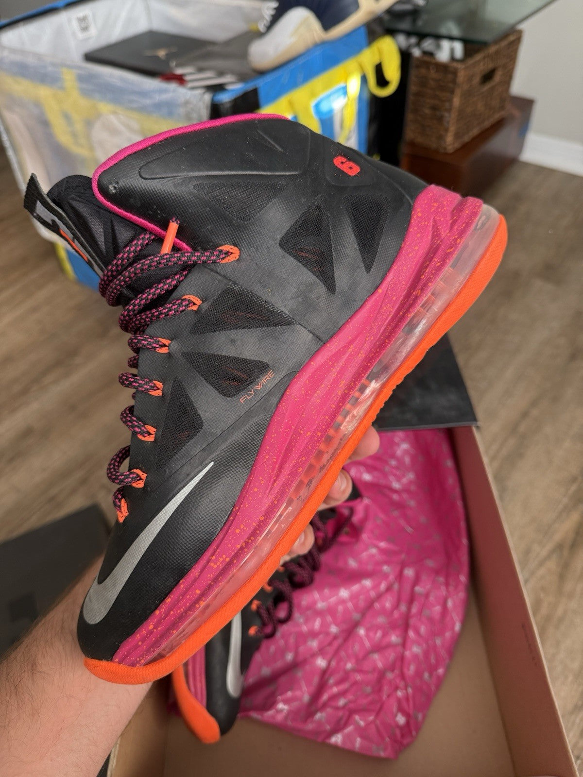 Size 9.5 - Nike Lebron 10 Floridian (damaged air unit)