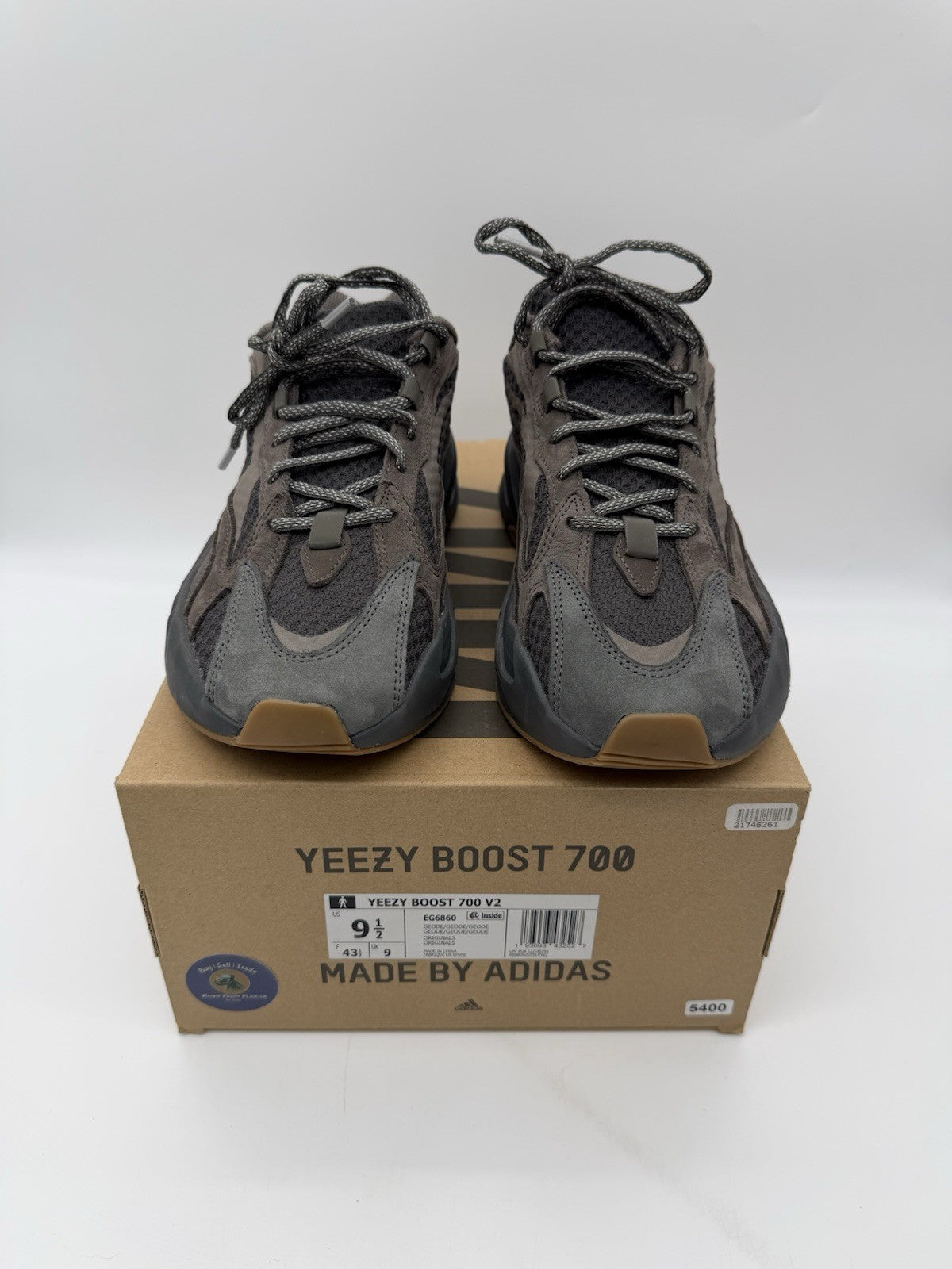 Size 9.5 - adidas Yeezy Boost 700 V2 Geode