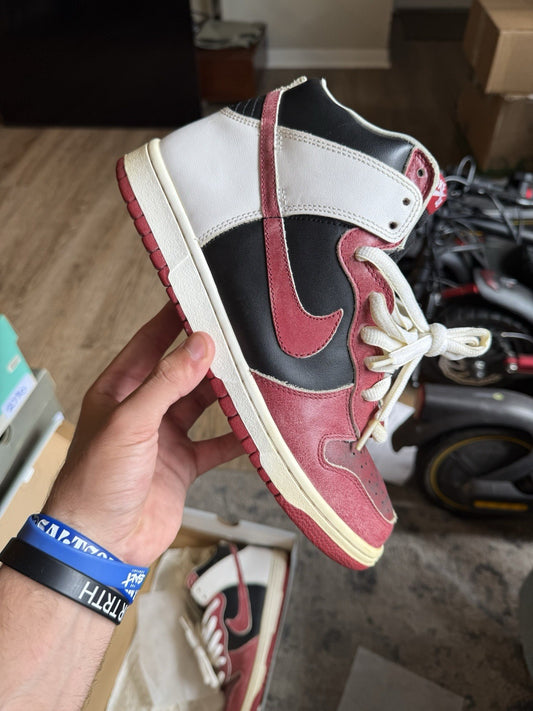 Size 9M / 10.5W - Nike Dunk Pro SB High Jason Voorhees