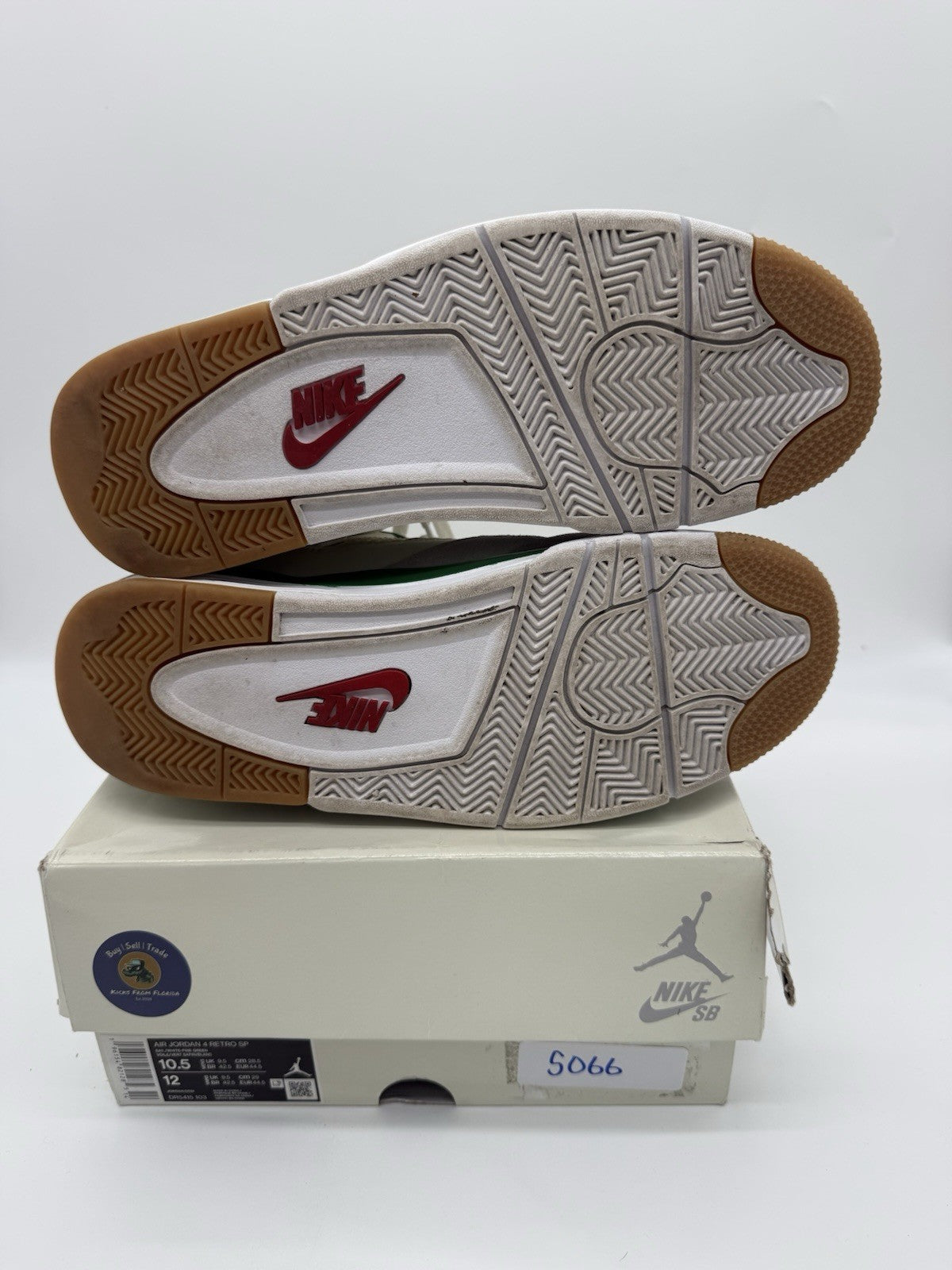 Size 10.5 - Jordan 4 Retro Pine Green SB