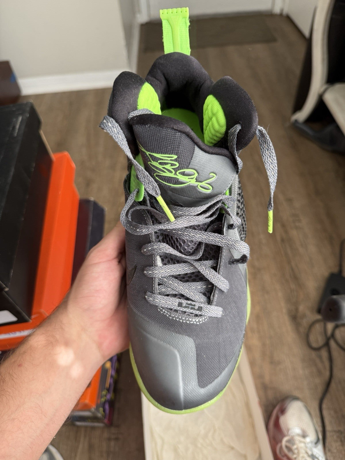 Size 9.5 - Lebron 9 Dunkman (minor seperation)