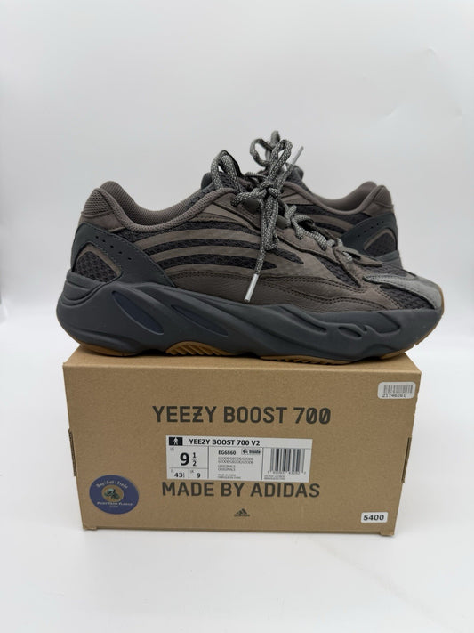 Size 9.5 - adidas Yeezy Boost 700 V2 Geode